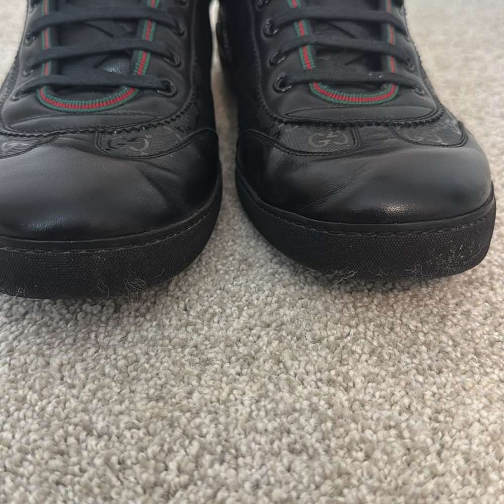 Gucci Black Sneakers with Red & Green Trim - Picture 3 of 10